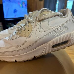 Nike Air Max 90 Triple White GS 6Y/Women’s 8